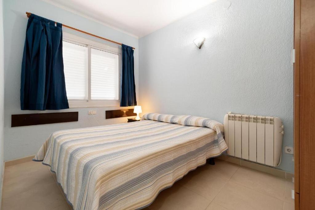 Apartamentos Denis Castelldefels Bagian luar foto