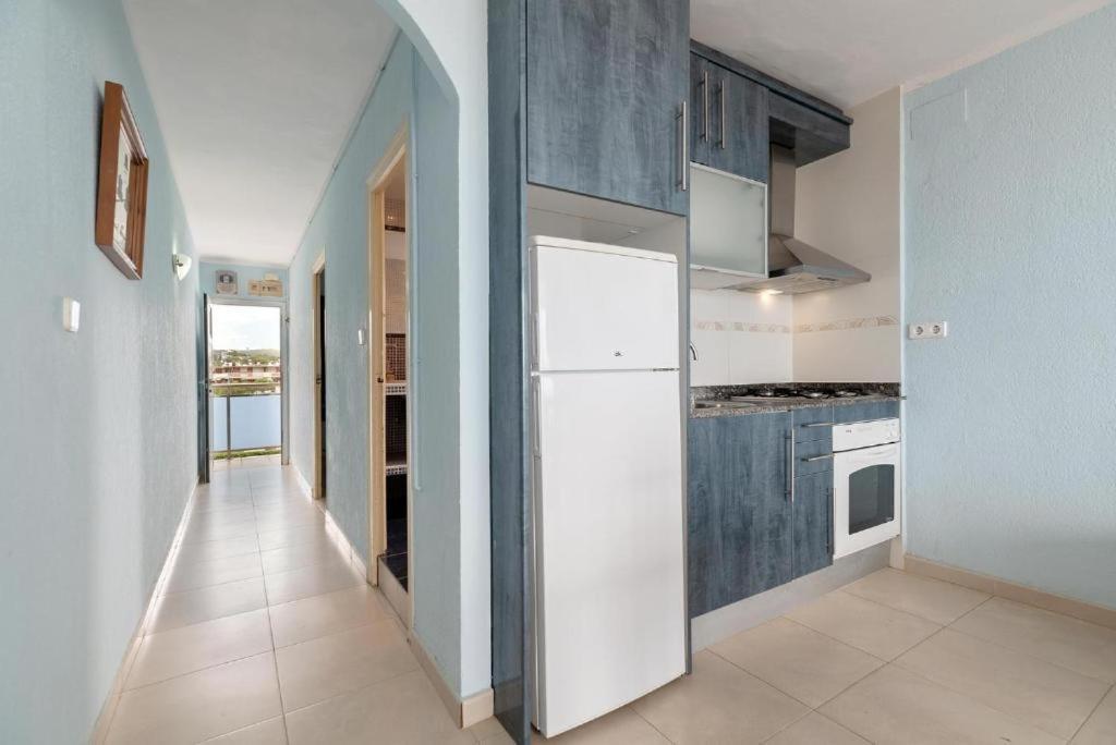 Apartamentos Denis Castelldefels Bagian luar foto