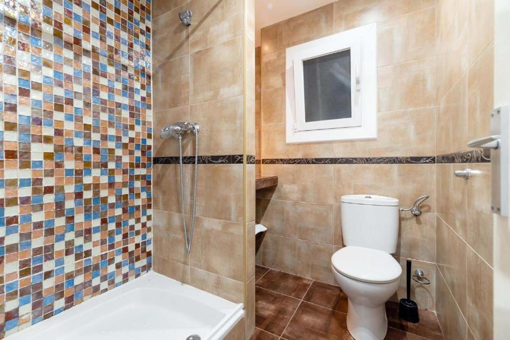 Apartamentos Denis Castelldefels Bagian luar foto
